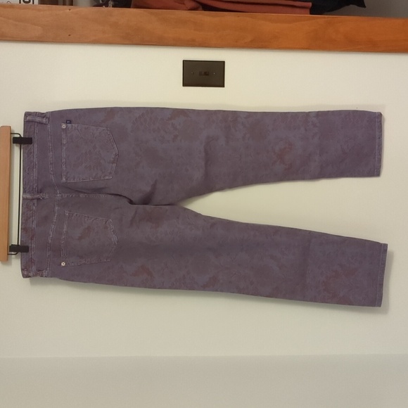 Pilcro Patterned Jeans - Picture 3 of 4